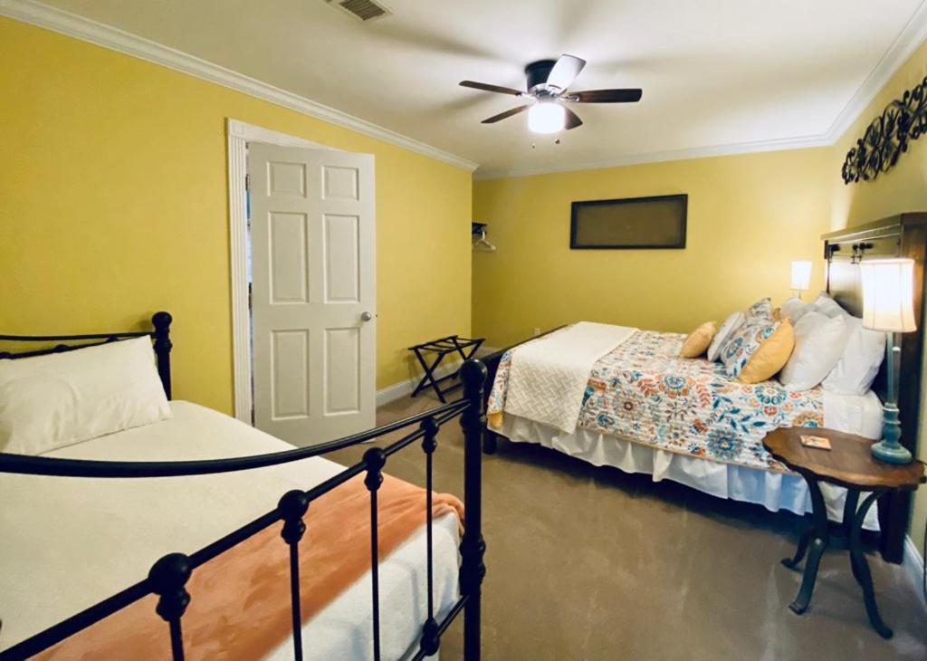 Barren Breeze Bed And Breakfast Lucas Bagian luar foto
