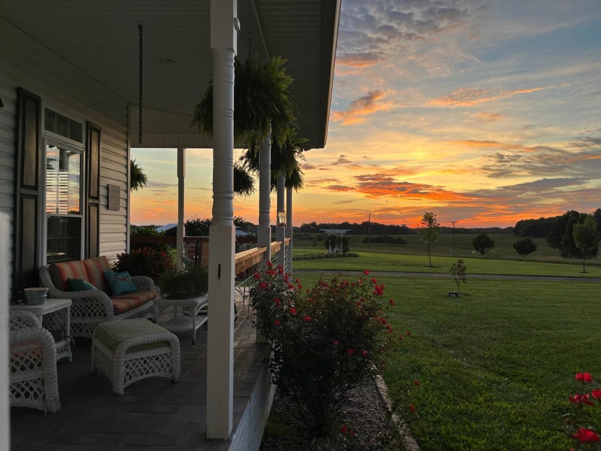 Barren Breeze Bed And Breakfast Lucas Bagian luar foto