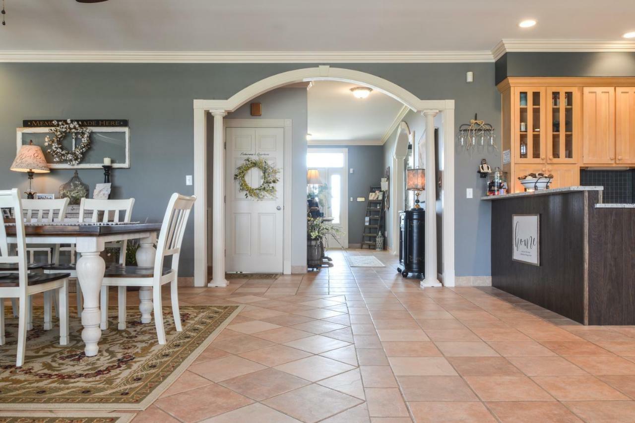 Barren Breeze Bed And Breakfast Lucas Bagian luar foto